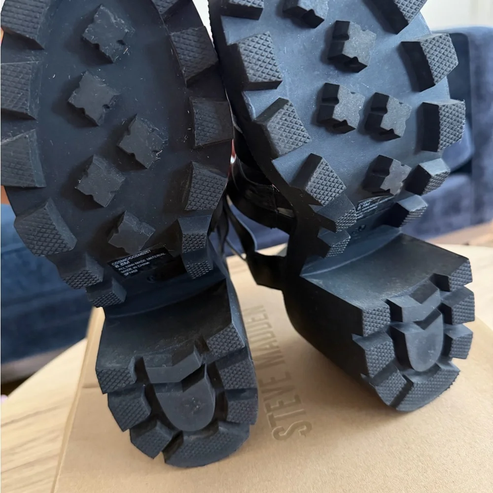 Steve Madden Black Buckle Platform Sandals - Picture 4 of 4